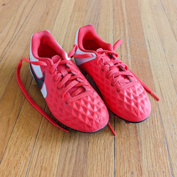 Nike Junior Tiempo Legend 8 Club MG Kids Soccer Cleats, Bright Red/Pink Sz 11C - Picture 2 of 5
